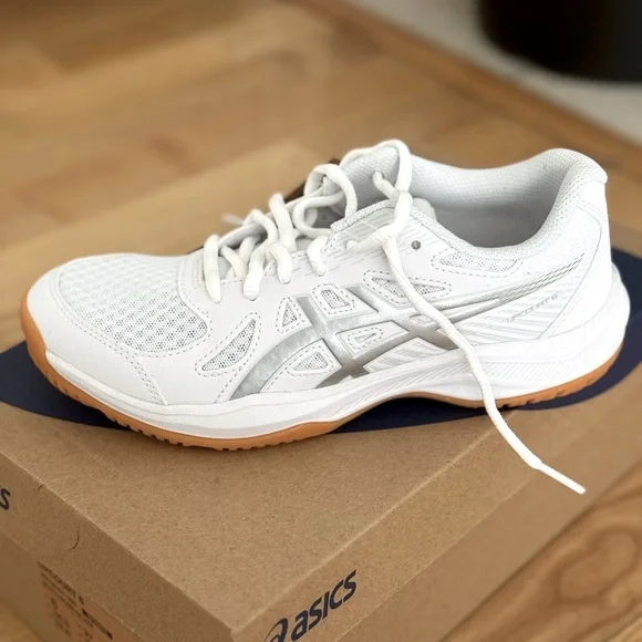 ASICS Upcourt 6 - New in box
US Size: 6.5
White/Silver
Women’s Volleyball … - Picture 1 of 8